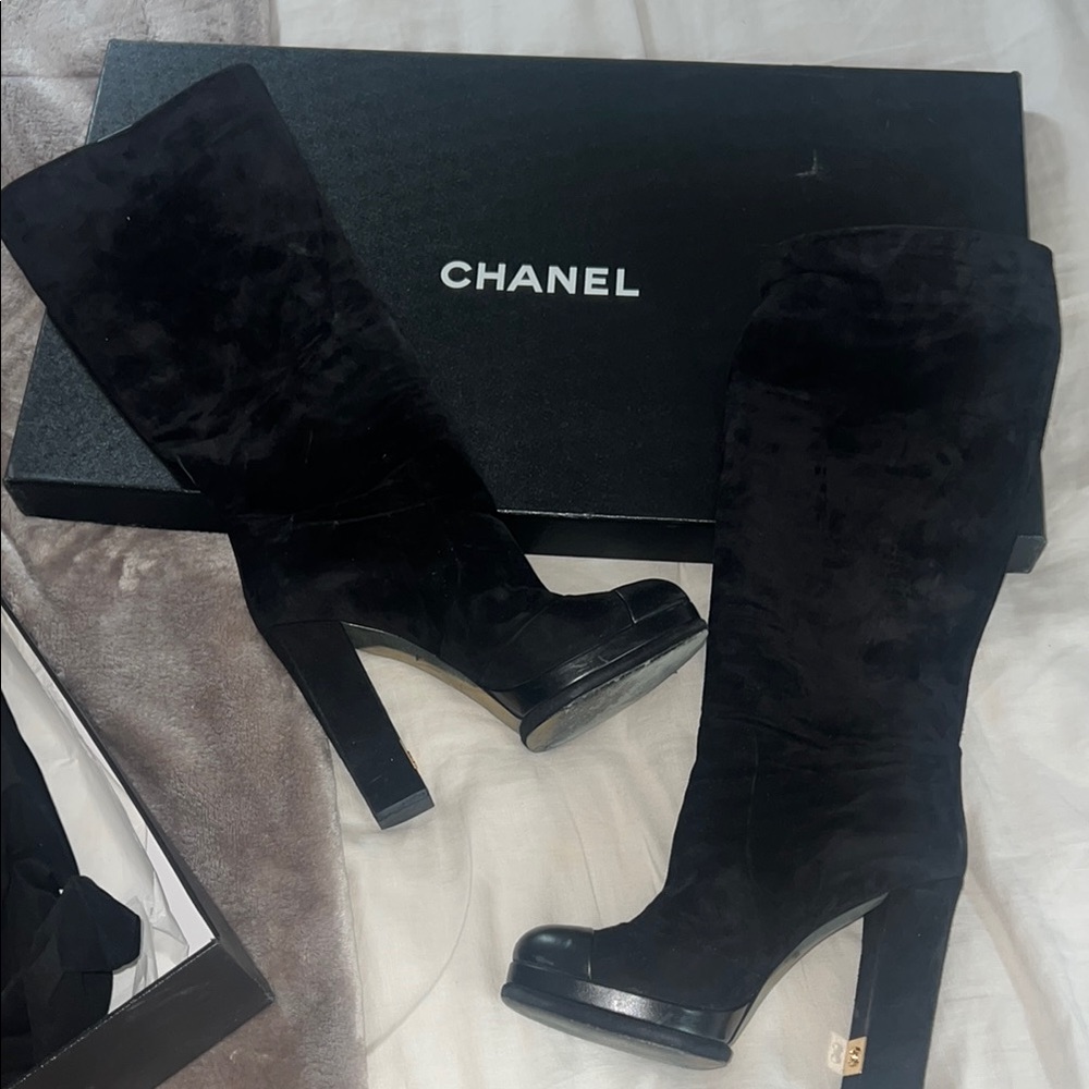 CHANEL Black Heeled Boots with Chunky Heel and Platform Sole